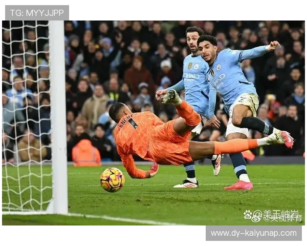 切尔西中路直塞：精准穿透防线，单刀破门