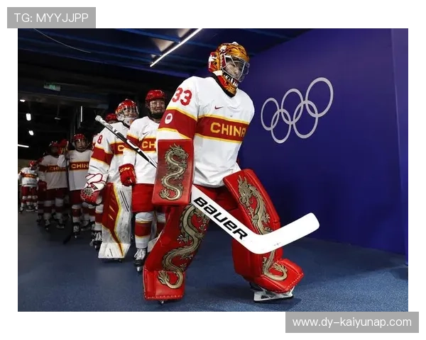 冰球门将扑救堪比超英，赛后获封神